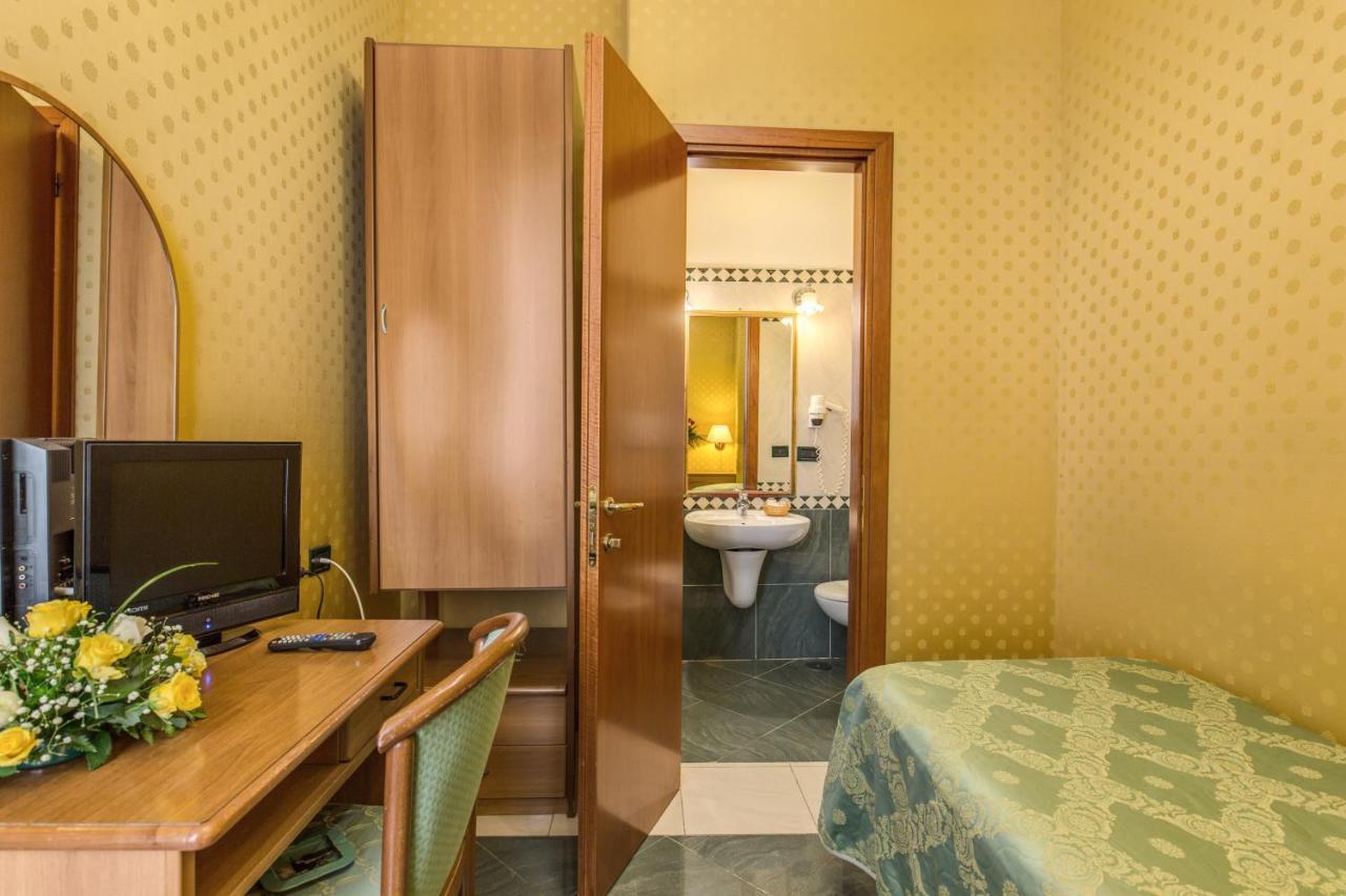 Hotel Contilia Roma Esterno foto