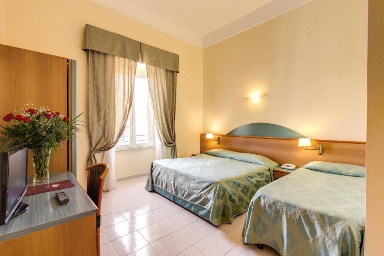 Hotel Contilia Roma Esterno foto