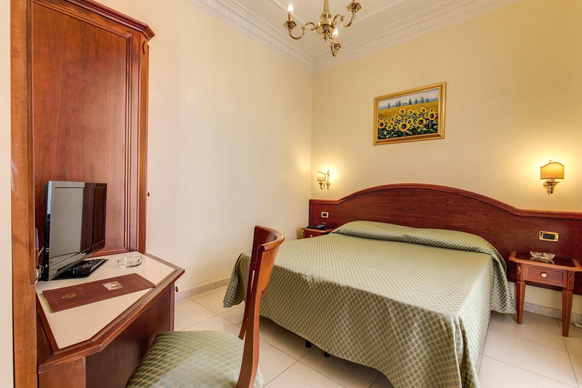 Hotel Contilia Roma Esterno foto